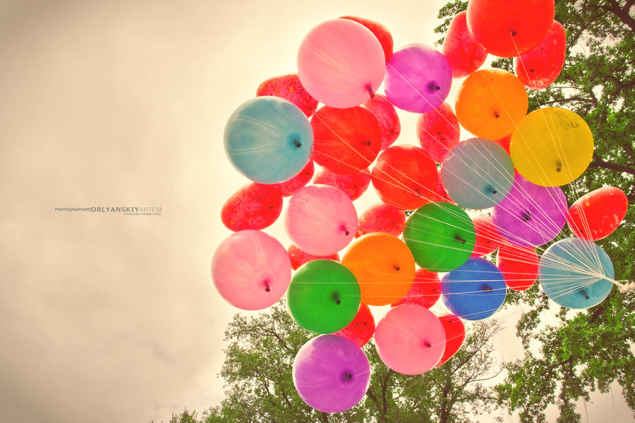 http://img11.deviantart.net/6399/i/2010/219/f/2/balloons_by_orlyanskiy.jpg